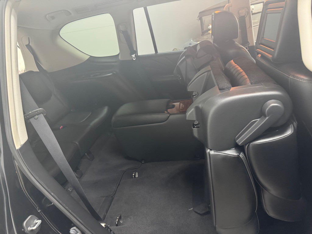 2016 INFINITI QX80 Image 19