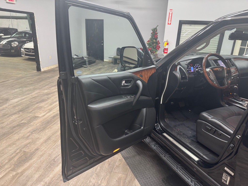 2016 INFINITI QX80 Image 21