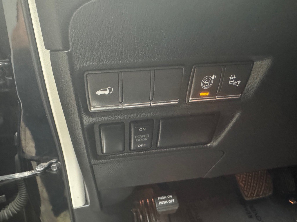 2016 INFINITI QX80 Image 28