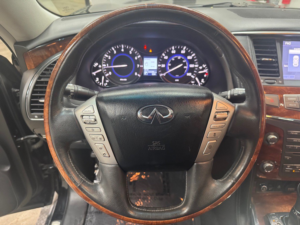 2016 INFINITI QX80 Image 30