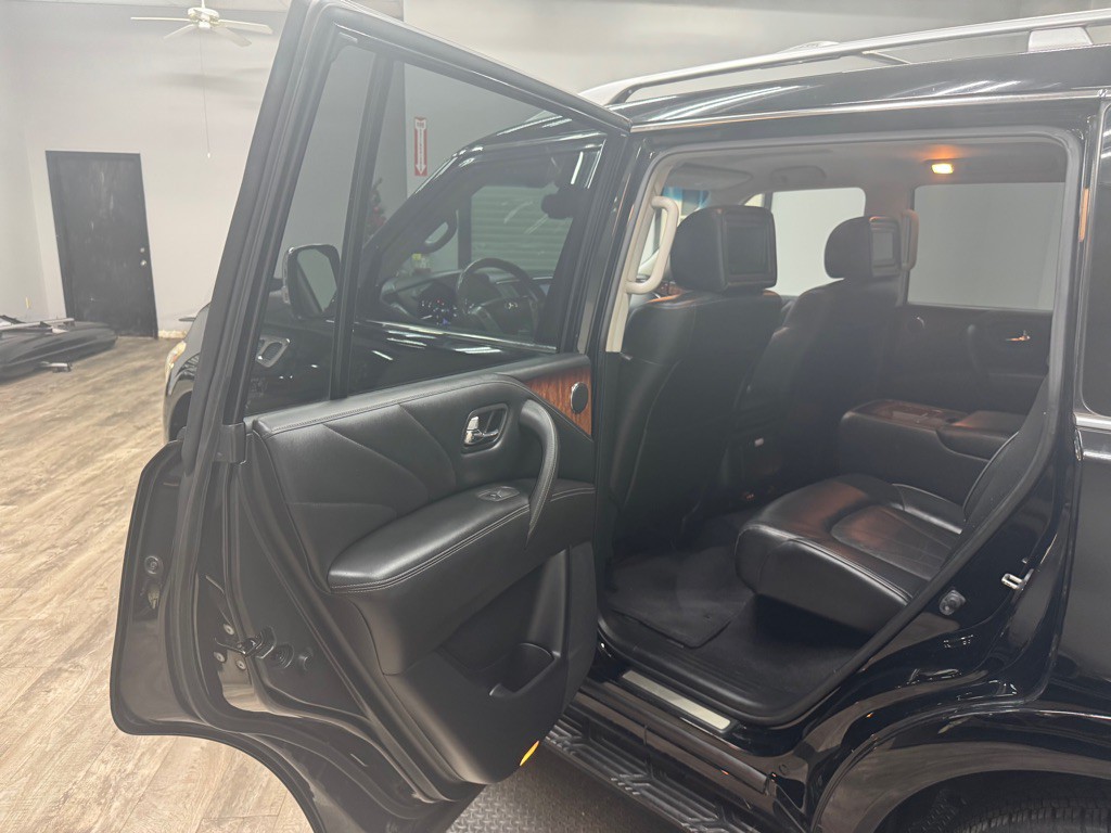 2016 INFINITI QX80 Image 44
