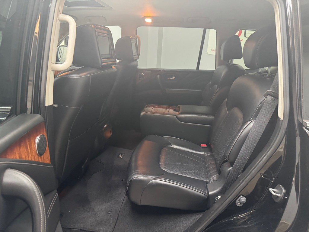 2016 INFINITI QX80 Image 46