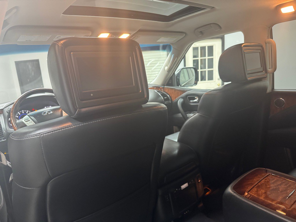2016 INFINITI QX80 Image 48