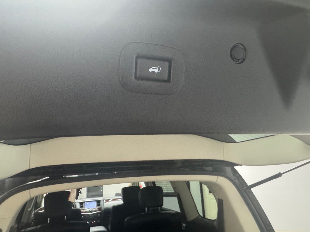 2016 INFINITI QX80 Image 50