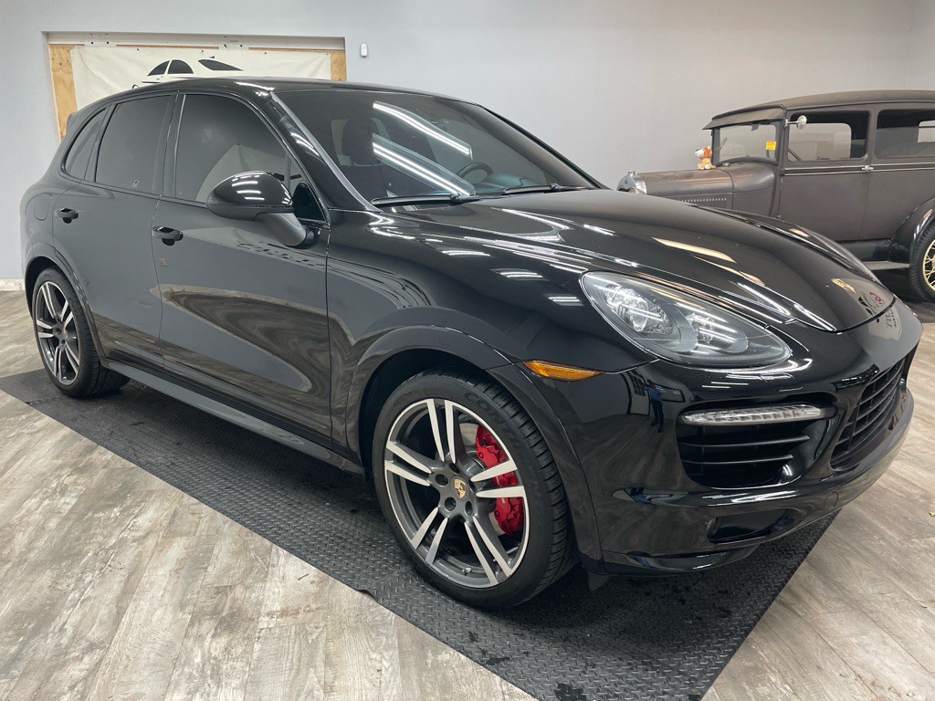 2013 Porsche Cayenne Image 3