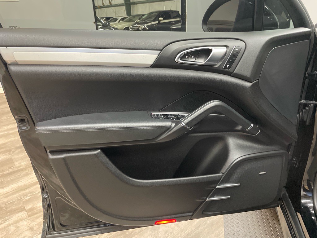 2013 Porsche Cayenne Image 16