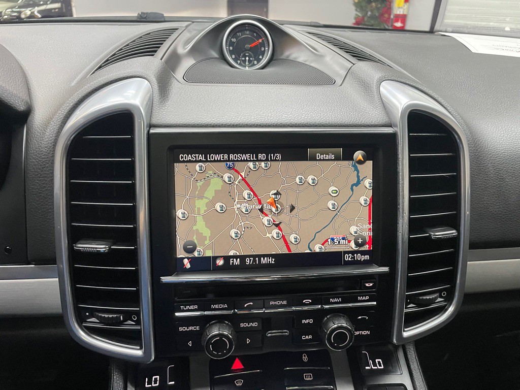 2013 Porsche Cayenne Image 24