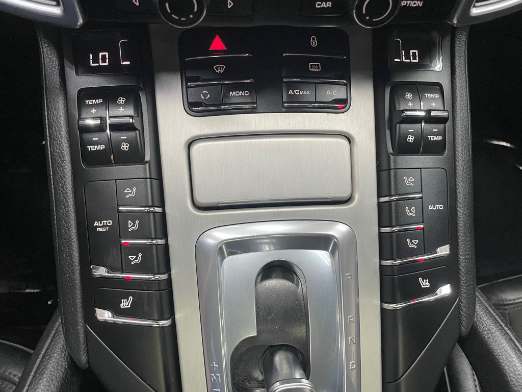 2013 Porsche Cayenne Image 28