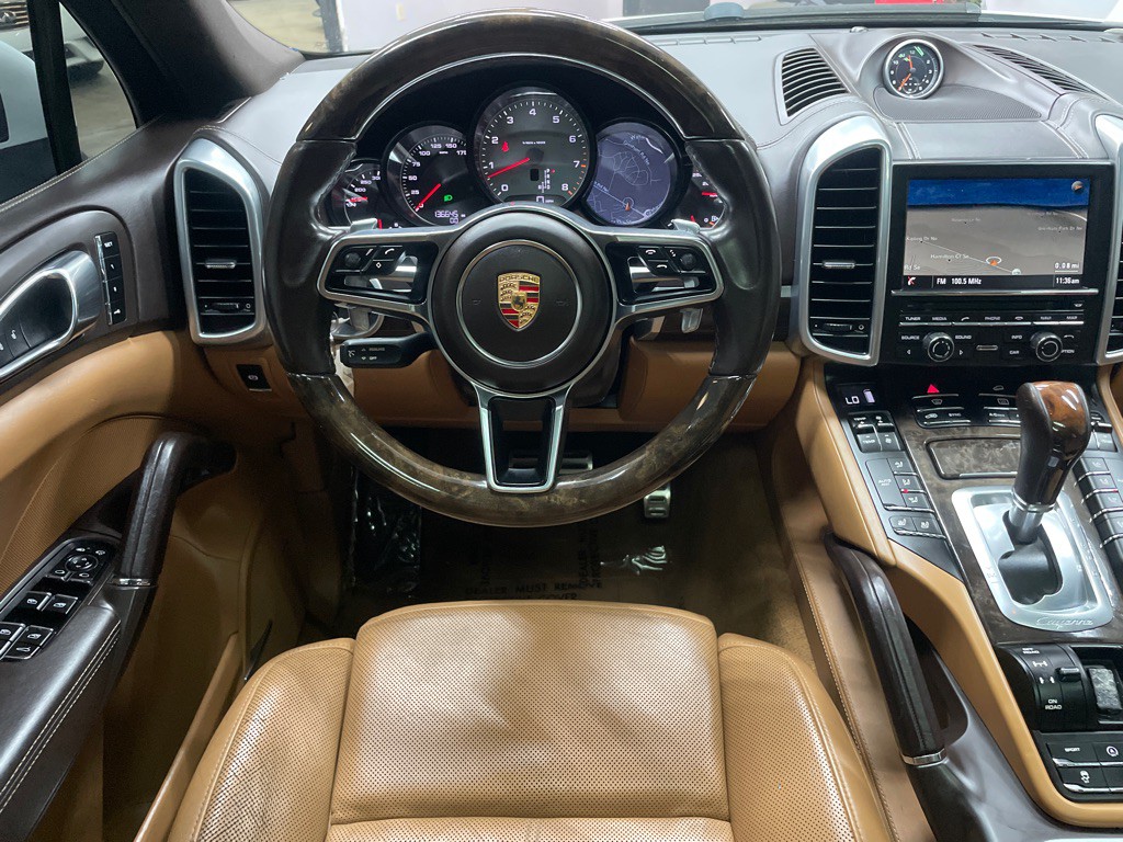 2015 Porsche Cayenne Image 4