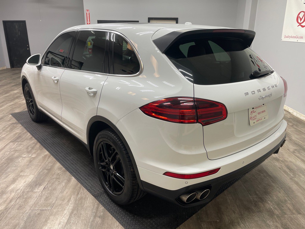 2015 Porsche Cayenne Image 8