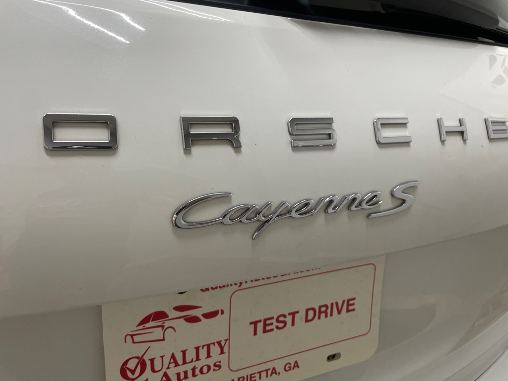 2015 Porsche Cayenne Image 10