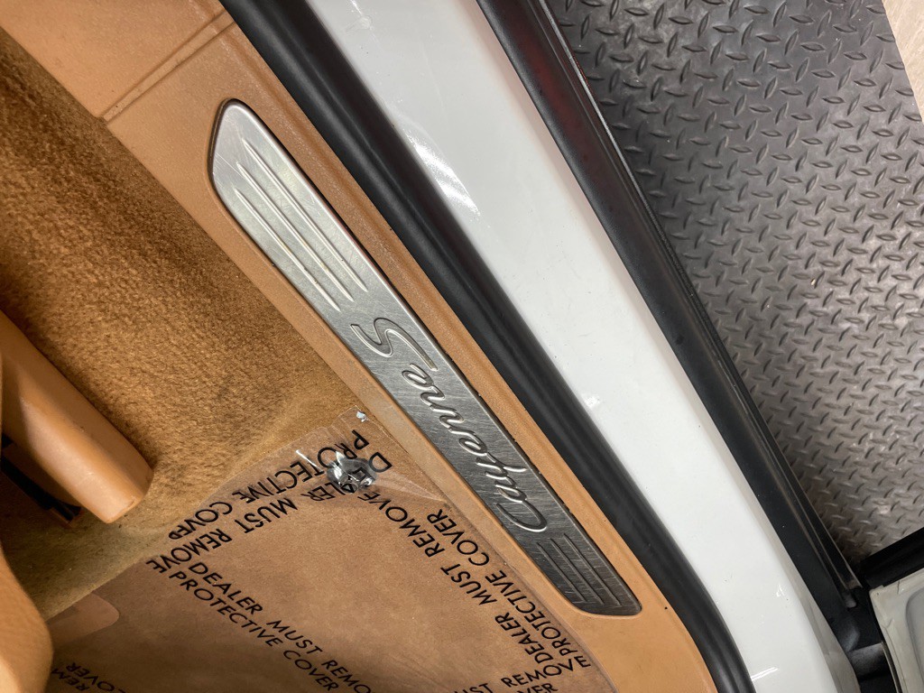 2015 Porsche Cayenne Image 18