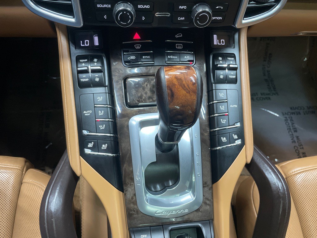 2015 Porsche Cayenne Image 27