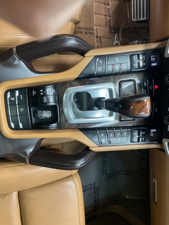2015 Porsche Cayenne Image 30