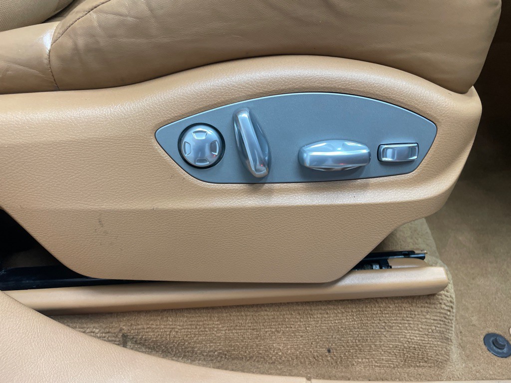 2015 Porsche Cayenne Image 42