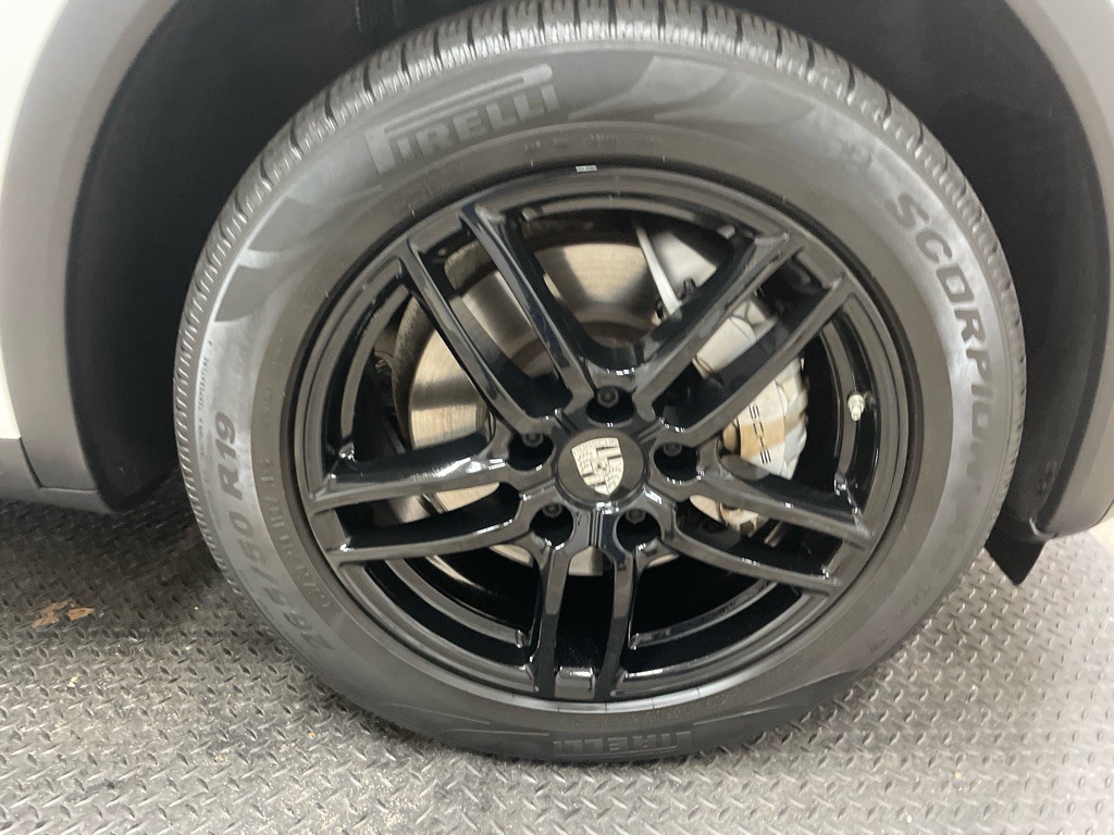 2015 Porsche Cayenne Image 55