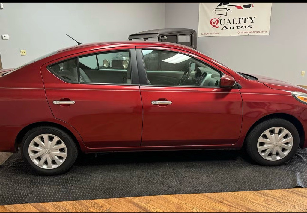 2016 Nissan Versa Image 3