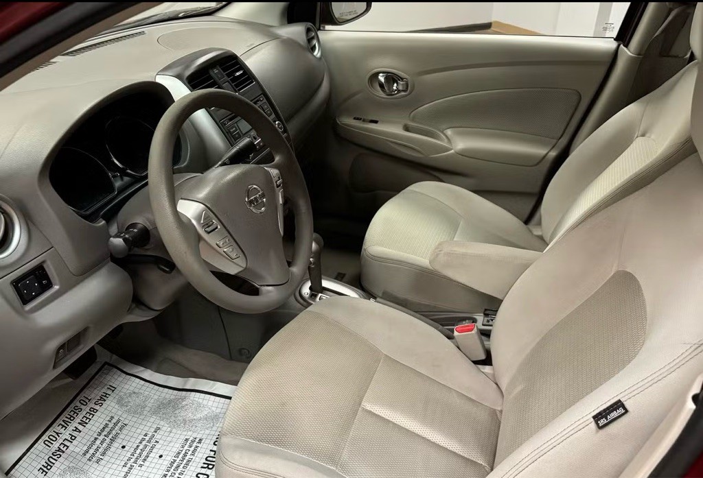2016 Nissan Versa Image 4