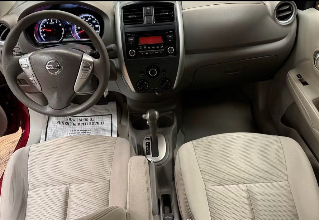 2016 Nissan Versa Image 11