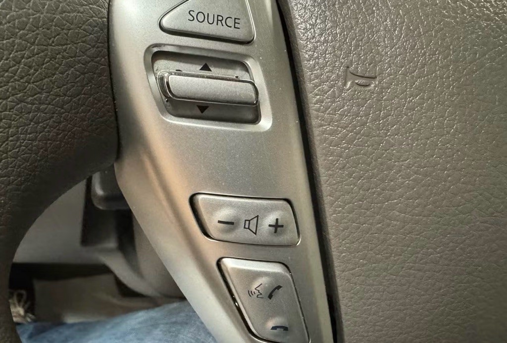 2016 Nissan Versa Image 12