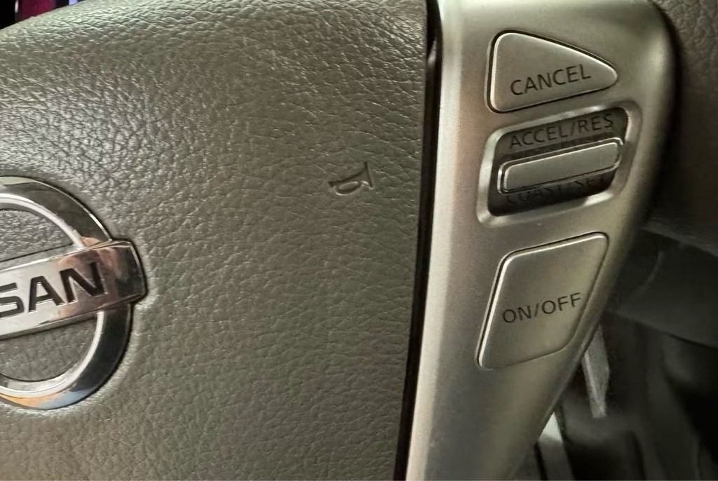 2016 Nissan Versa Image 14