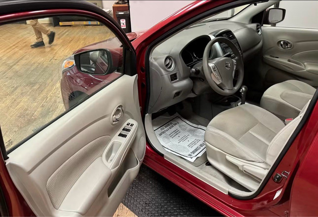 2016 Nissan Versa Image 15