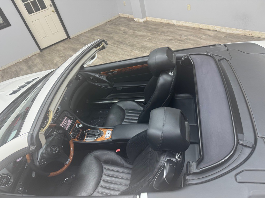 2009 Mercedes-Benz SL-Class Image 5