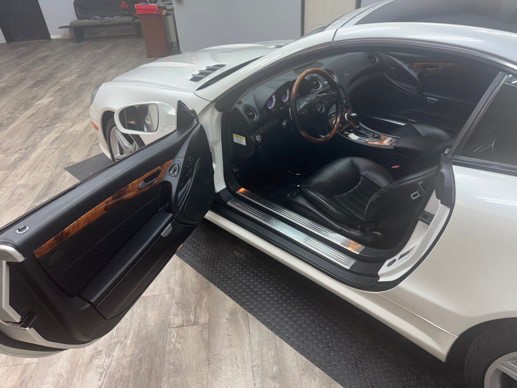 2009 Mercedes-Benz SL-Class Image 15
