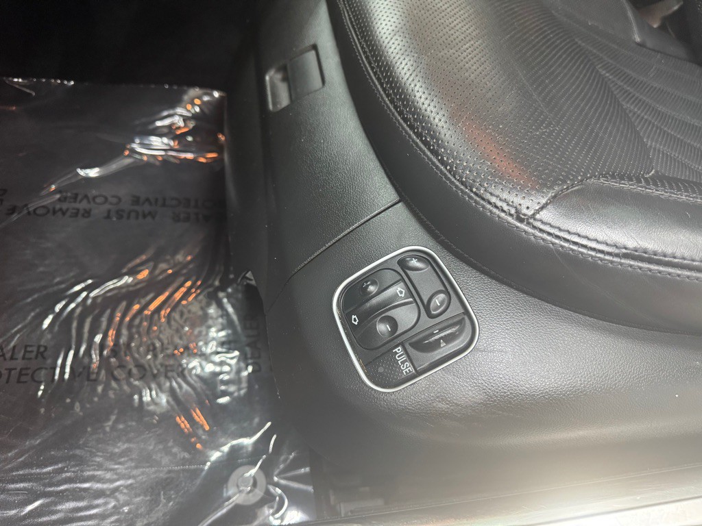 2009 Mercedes-Benz SL-Class Image 22