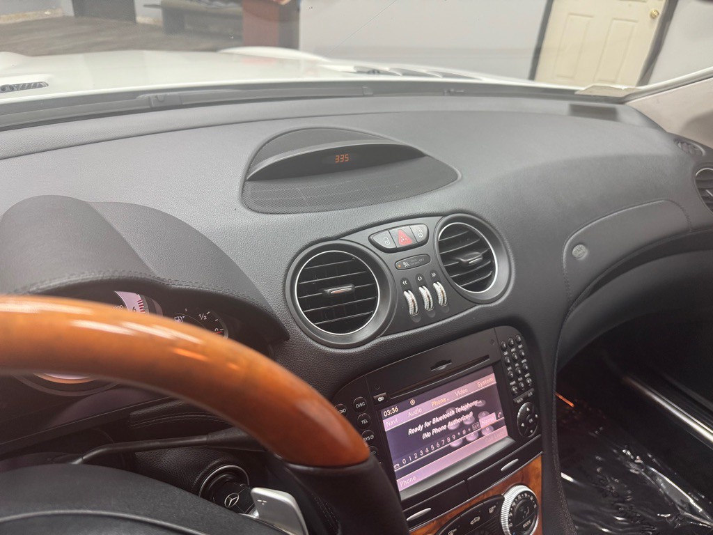 2009 Mercedes-Benz SL-Class Image 29