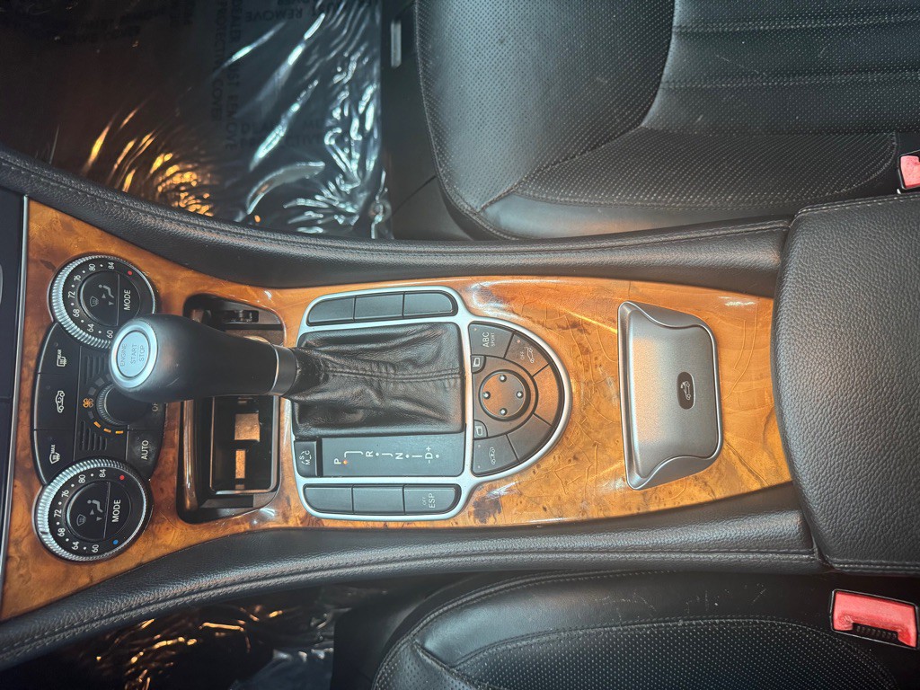 2009 Mercedes-Benz SL-Class Image 34