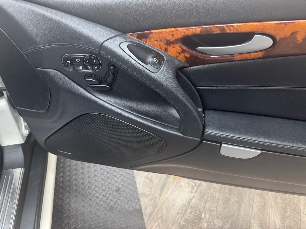 2009 Mercedes-Benz SL-Class Image 50