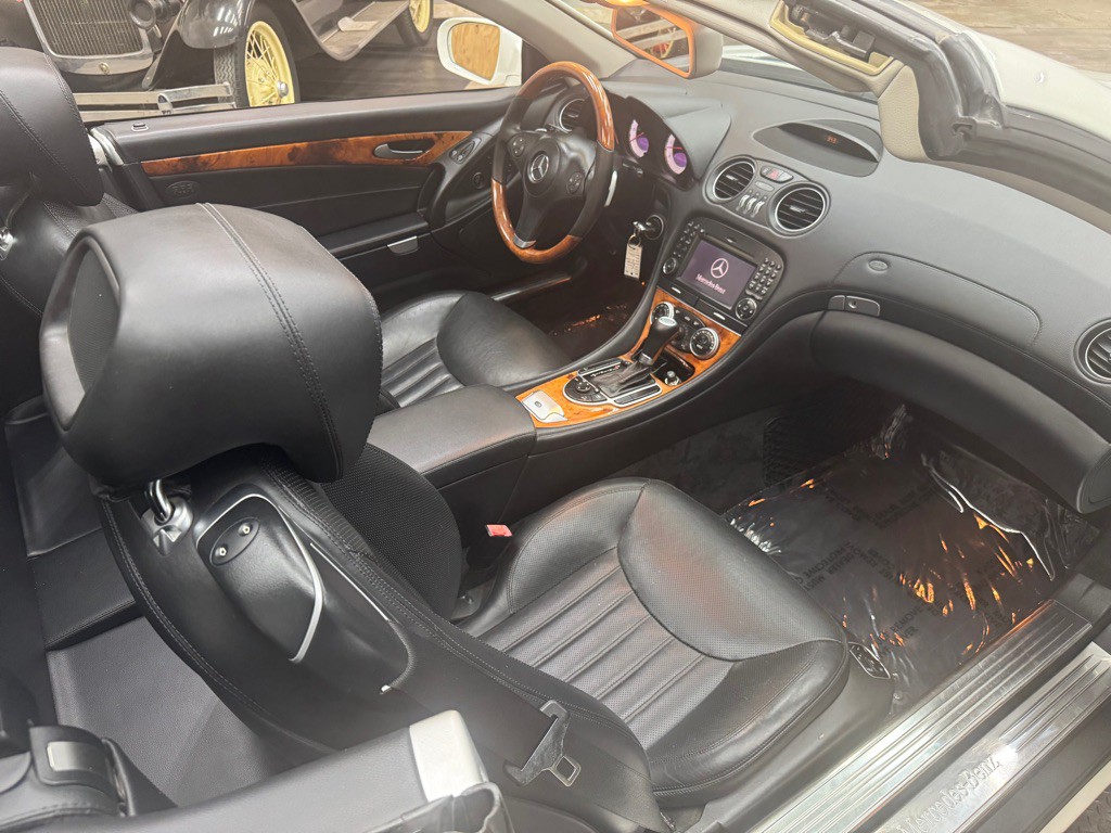 2009 Mercedes-Benz SL-Class Image 55