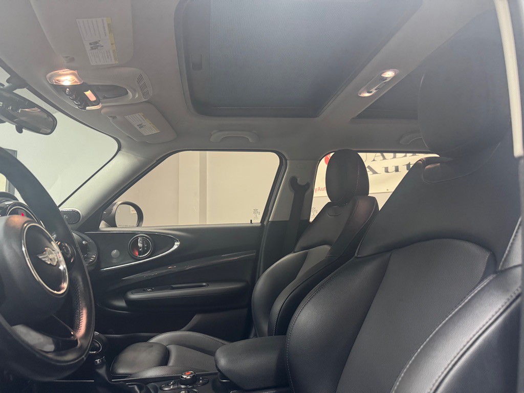 2018 MINI Cooper Image 15