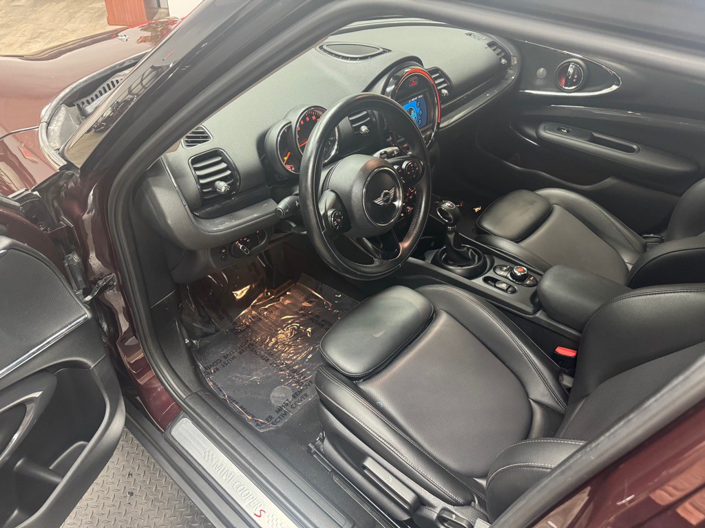 2018 MINI Cooper Image 17
