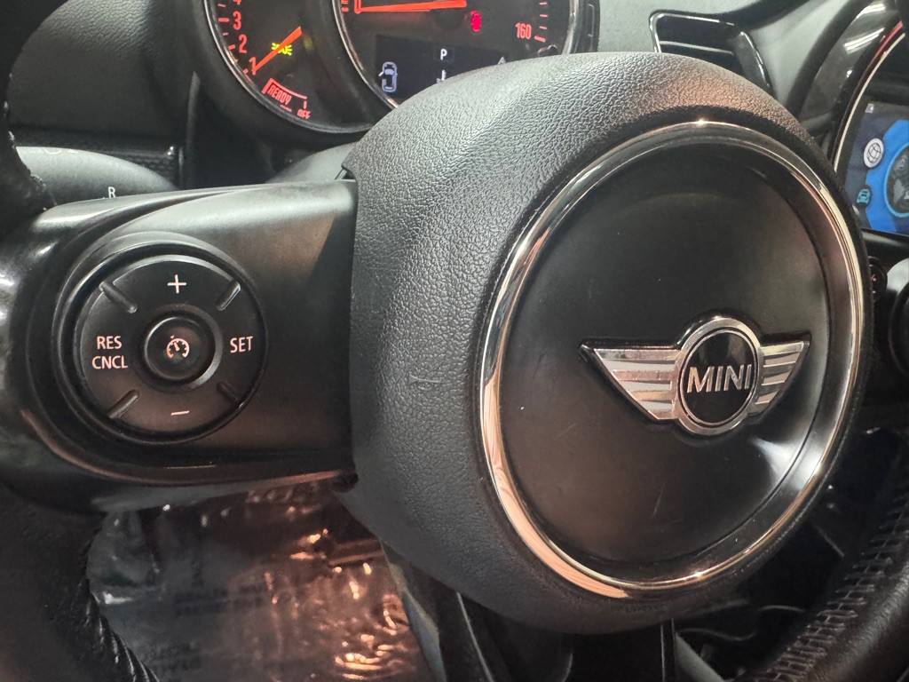 2018 MINI Cooper Image 18