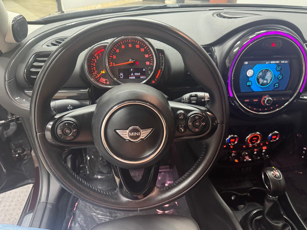 2018 MINI Cooper Image 19