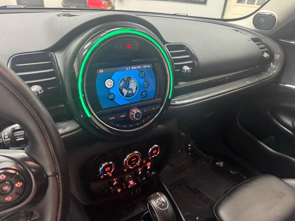 2018 MINI Cooper Image 23