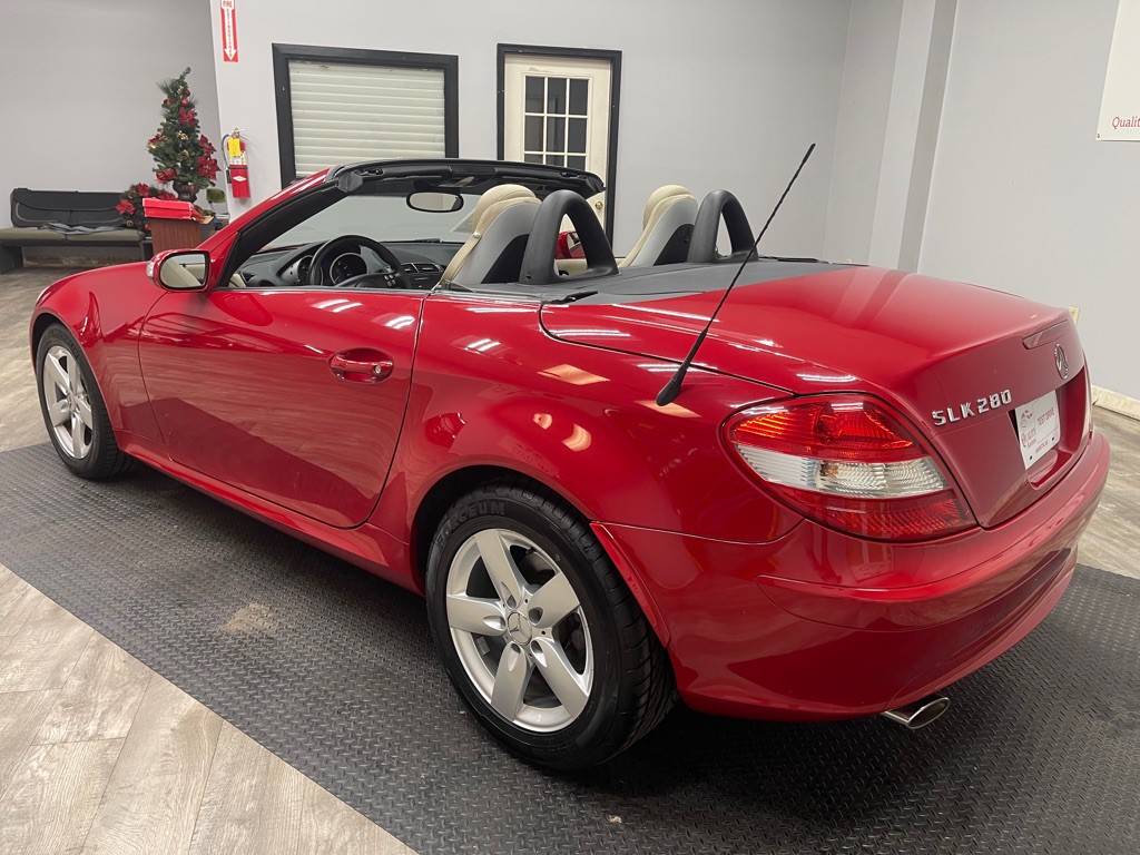 2006 Mercedes-Benz SLK-Class Image 10