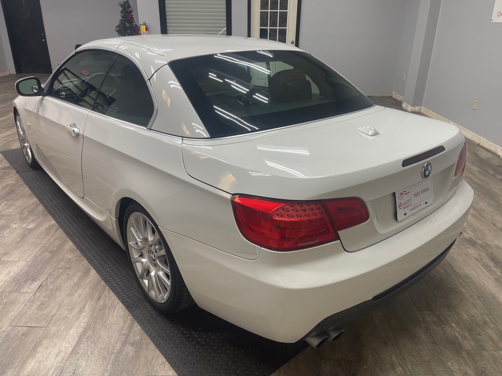 2013 BMW 3 Series Image 8