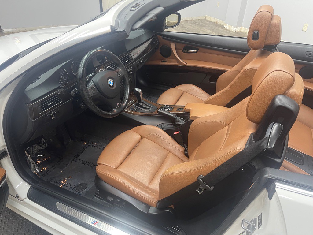 2013 BMW 3 Series Image 21