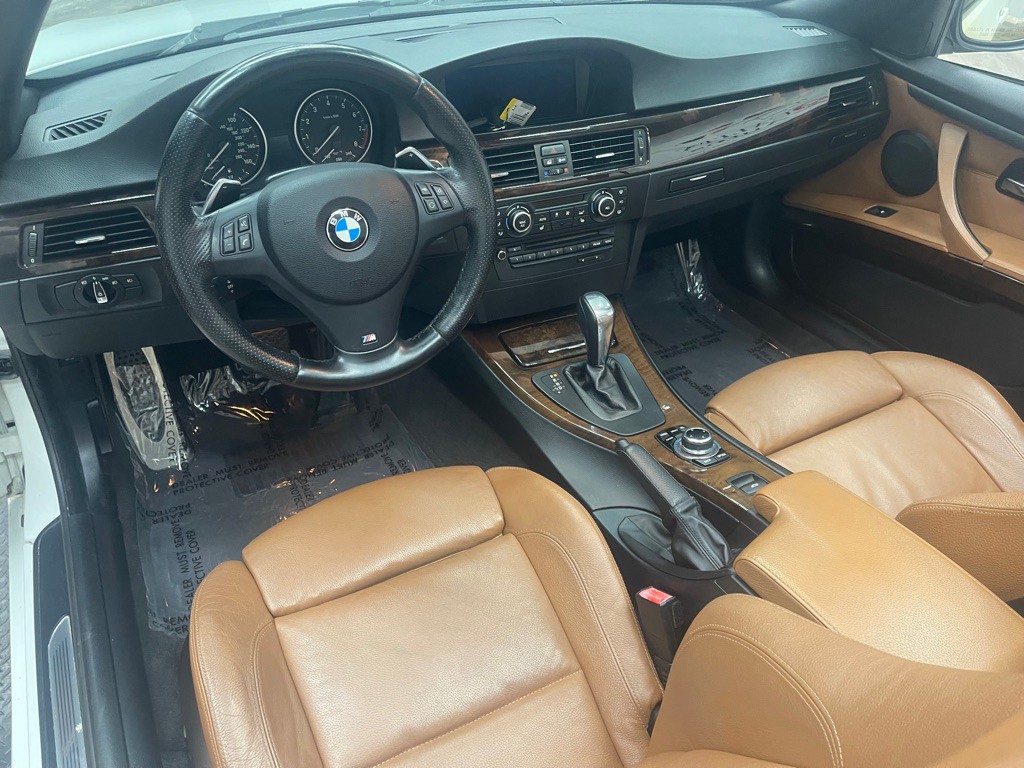 2013 BMW 3 Series Image 23