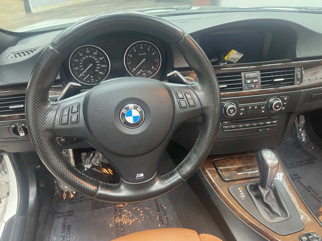 2013 BMW 3 Series Image 32