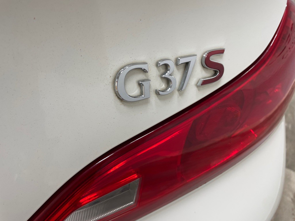 2013 INFINITI G37 Image 11