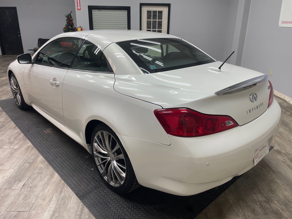 2013 INFINITI G37 Image 17