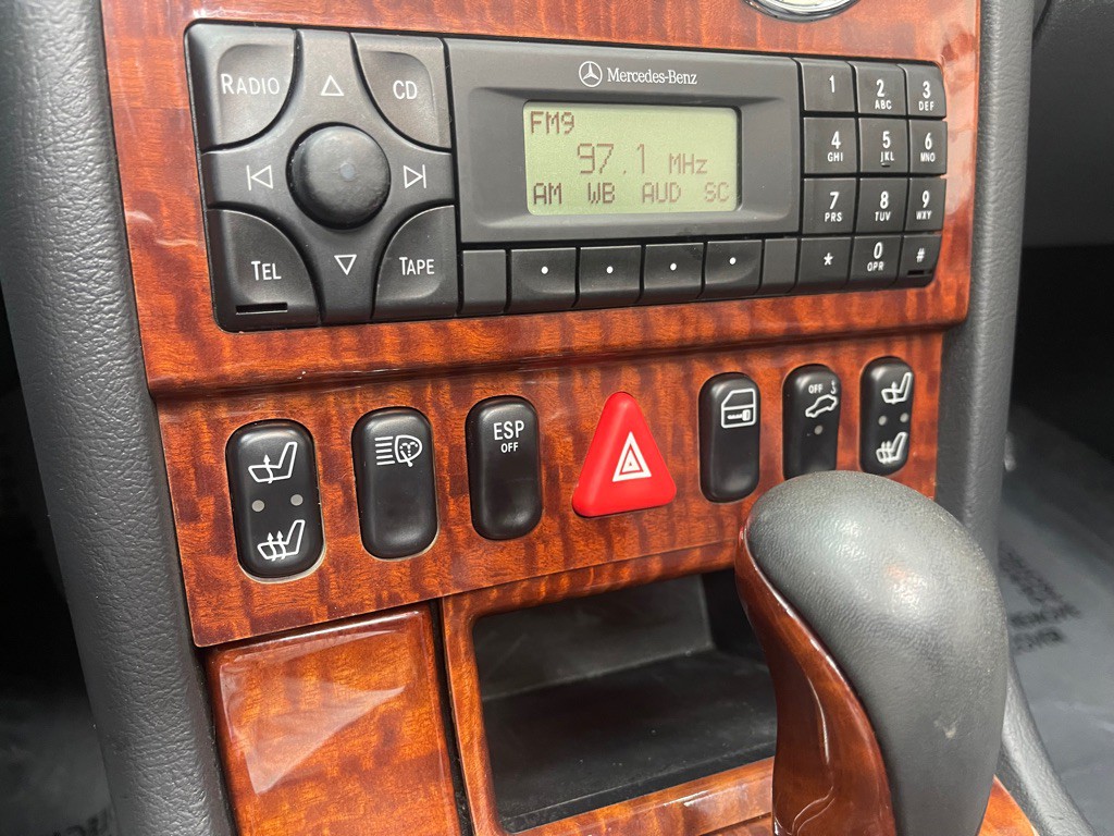 2001 Mercedes-Benz SLK-Class Image 27