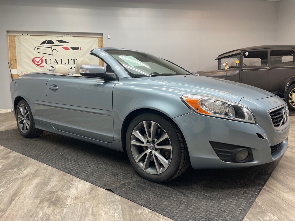 2012 Volvo C70 Image 3