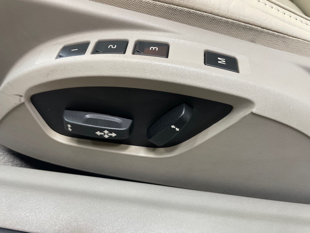 2012 Volvo C70 Image 23