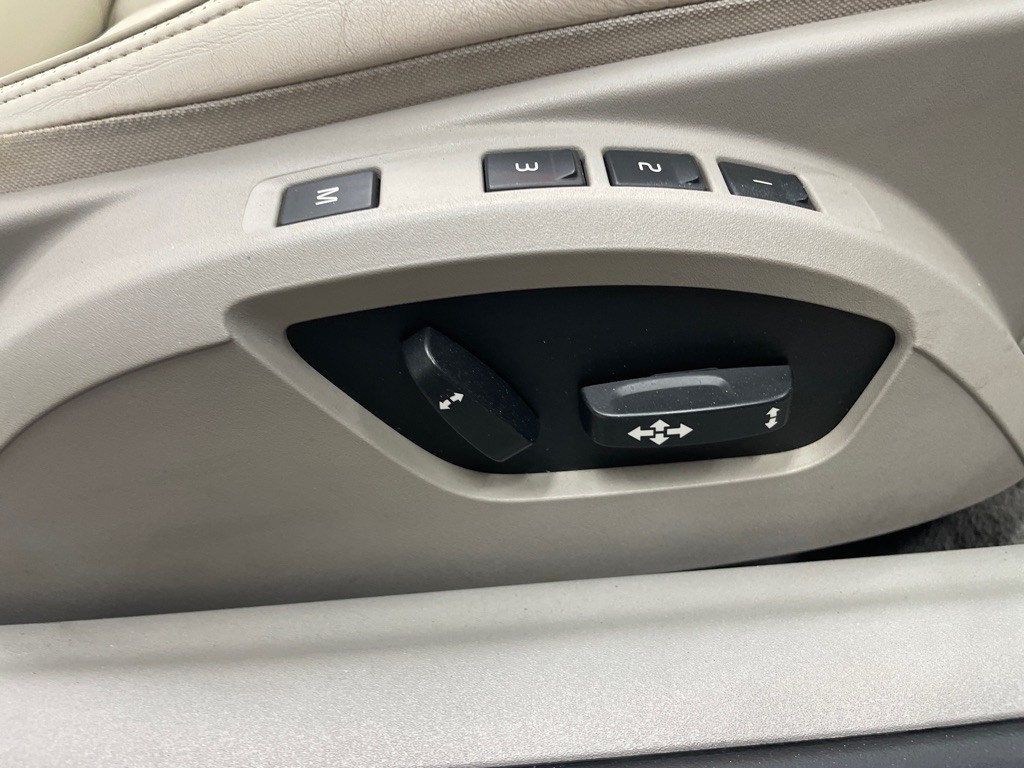 2012 Volvo C70 Image 35