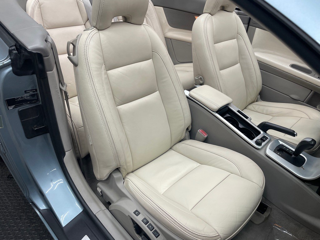 2012 Volvo C70 Image 36